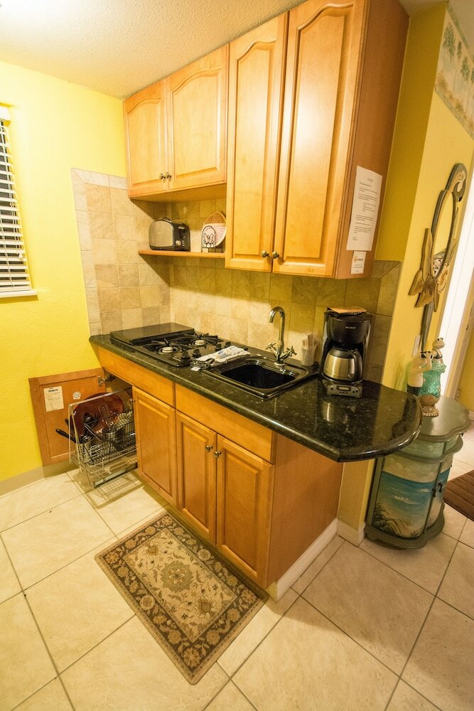 Фото Camelot Beach Suites