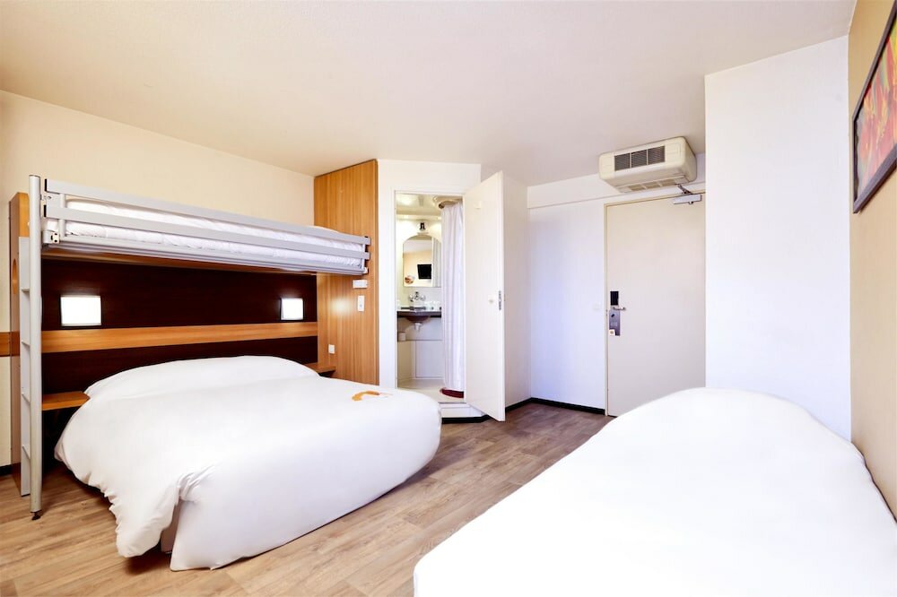 Фото Première Classe Paris Ouest - Gennevilliers Barbanniers