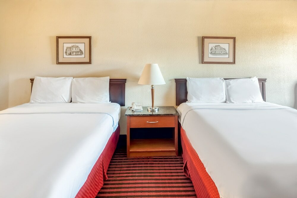 Фото Oyo Hotel Jefferson Tx Hwy 59