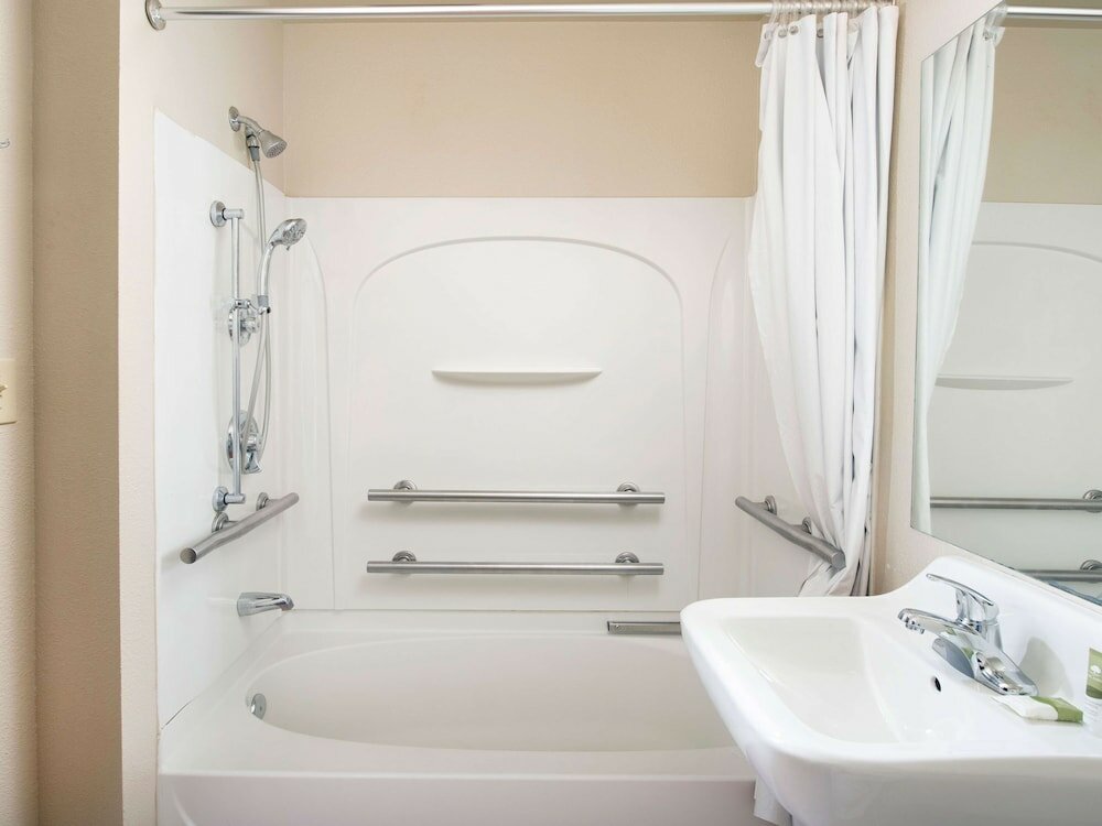 Фото WoodSpring Suites Kansas City South