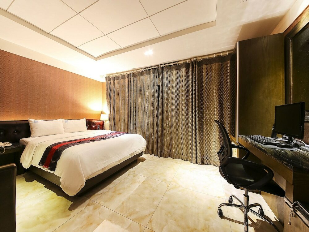 Фото Zenith Hotel