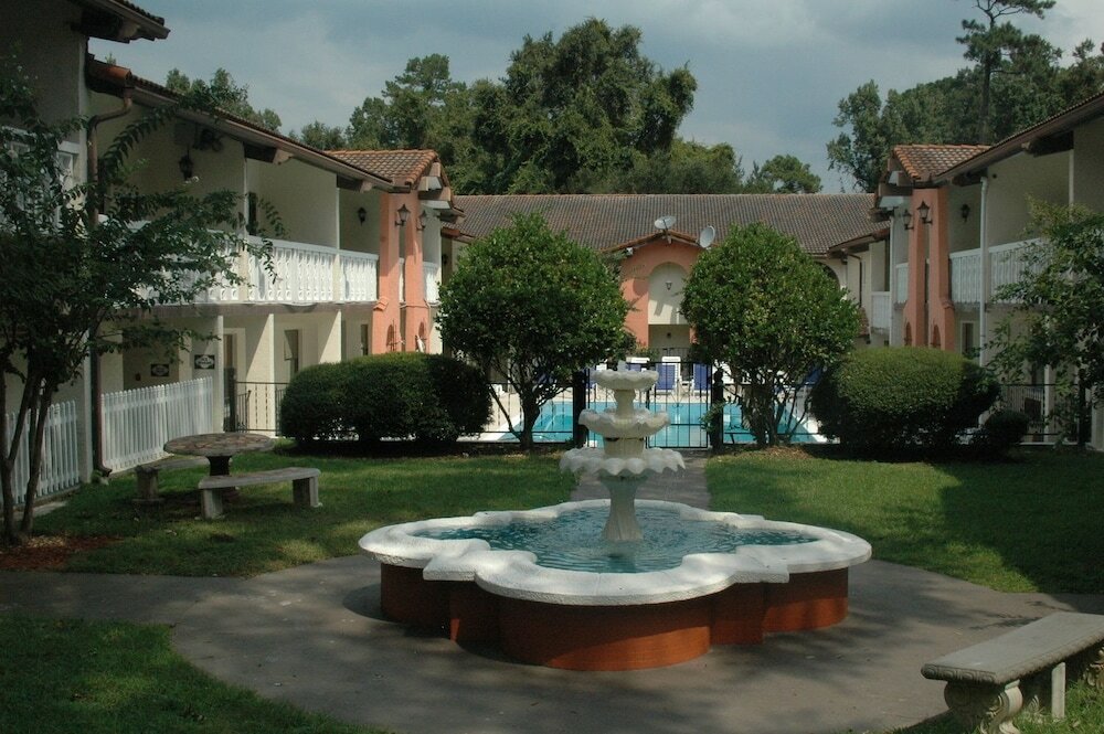 Фото La Casa Inn & Suites