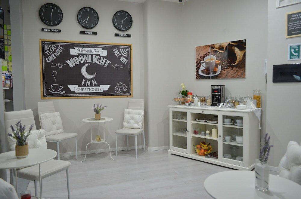 Фото Moonlight Inn Guest House