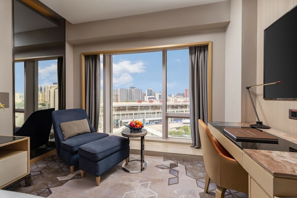 Фото Zhuhai LongZhuDa International Hotel