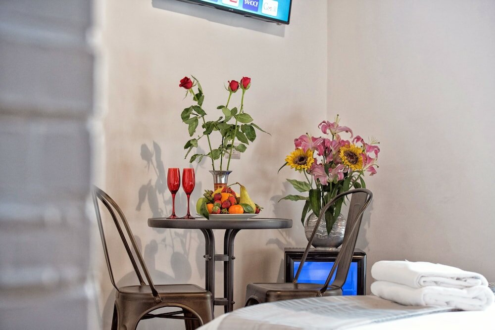 Фото Navona Rooms with Hot Tub