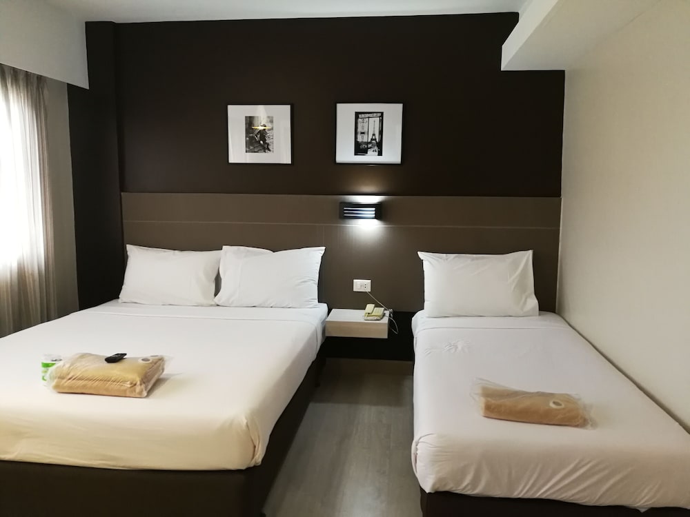 Фото Srivichai Hotel