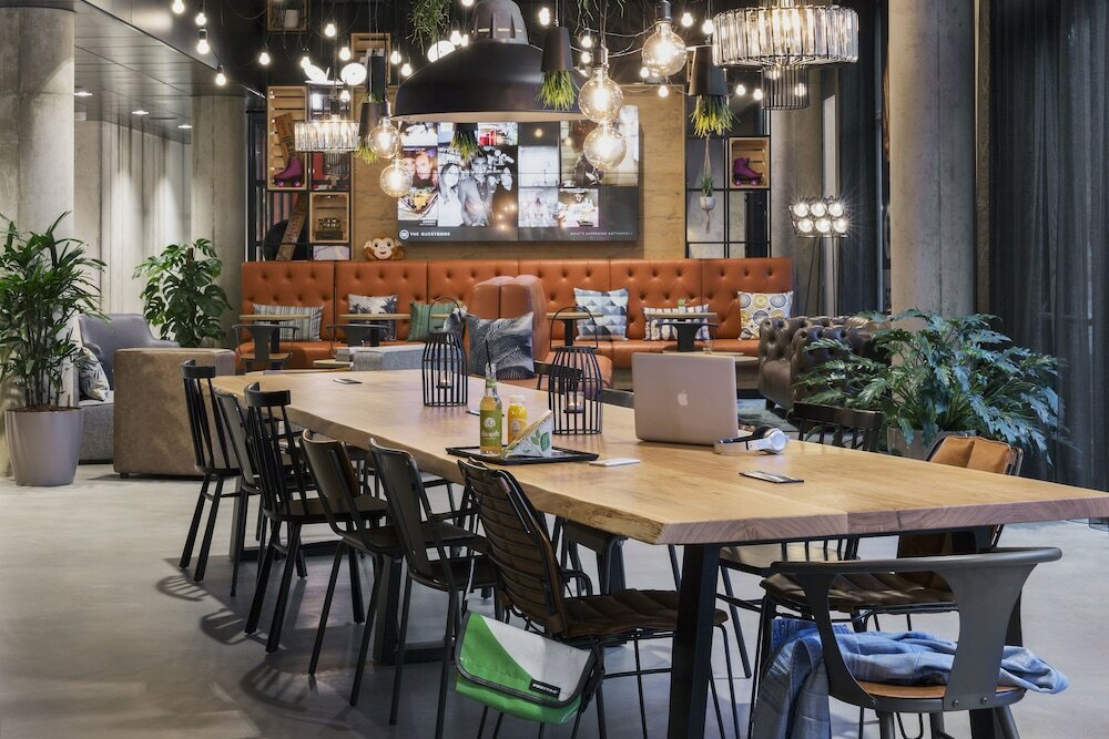 Фото Moxy Duesseldorf South