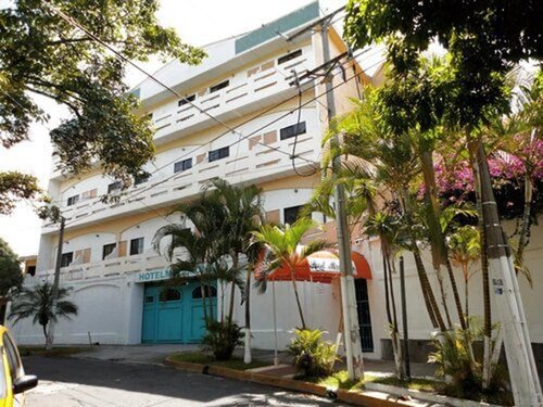 Гостиница Hotel Miramonte & apartments в Сан-Сальвадоре