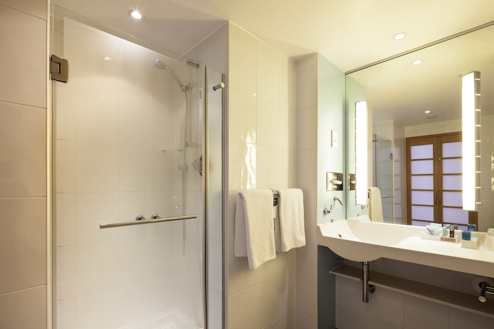 Фото Novotel London Wembley