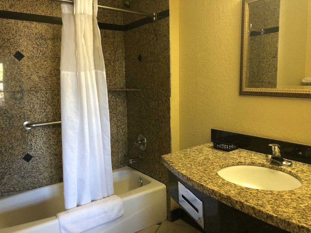 Фото Western Village Inn