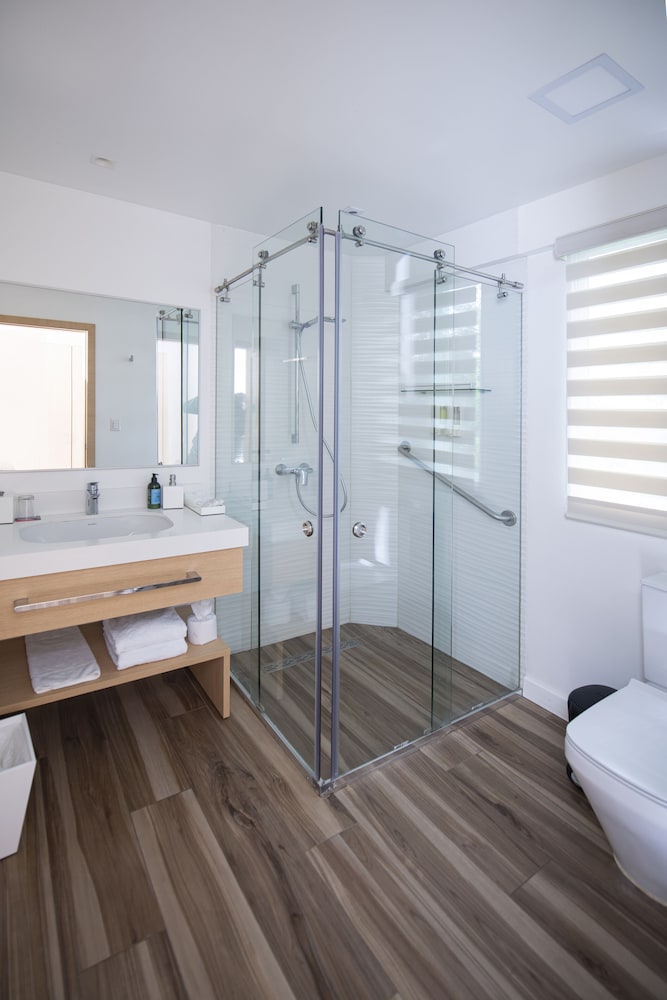 Фото Finch Bay Galapagos Hotel