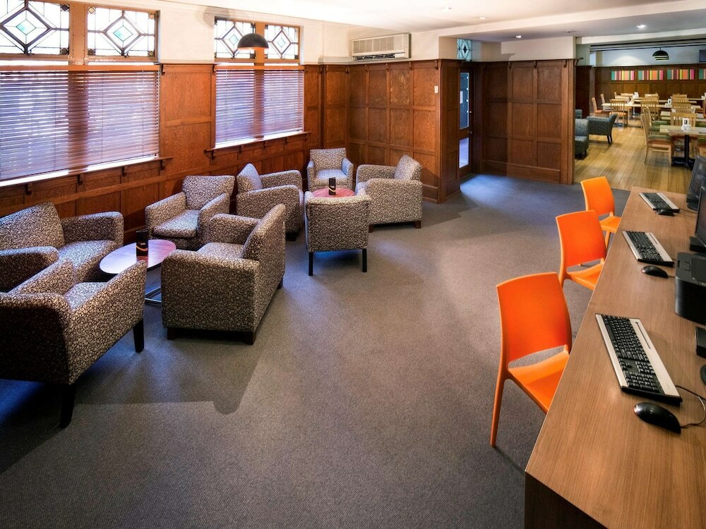 Фото Ibis Styles Kingsgate