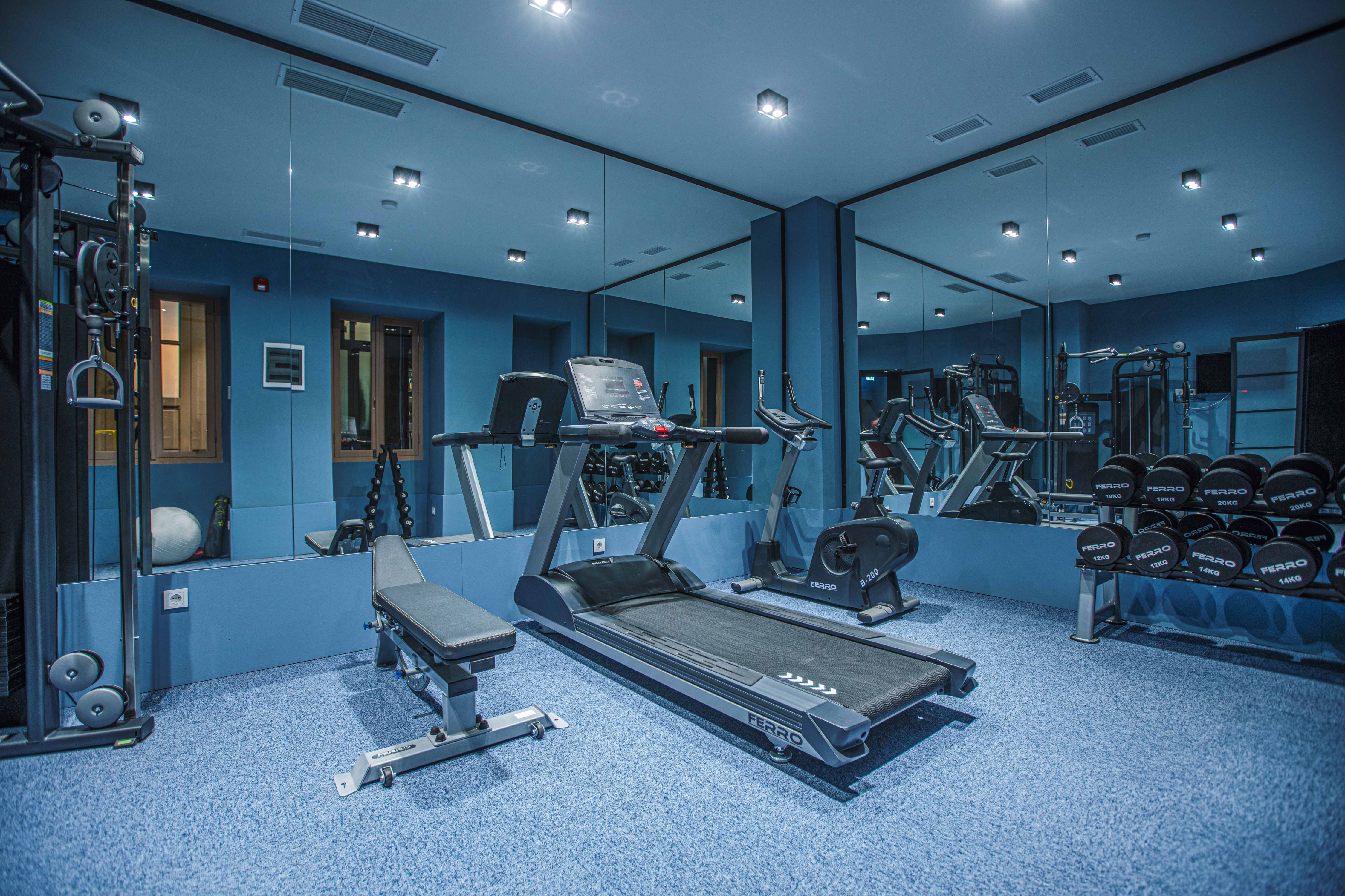 Фото Heritage Hotel & Suites