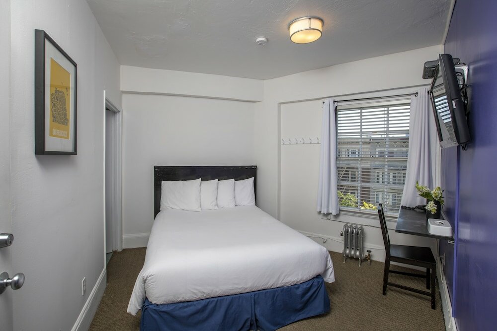 Фото Edwardian Hotel