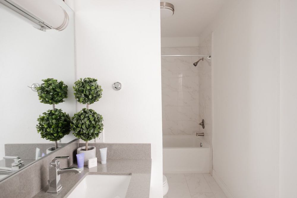 Фото Hollywood Hills Hotel