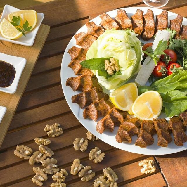 وجبات سريعة Oses Raw Meatballs ، اسطنبول، صورة