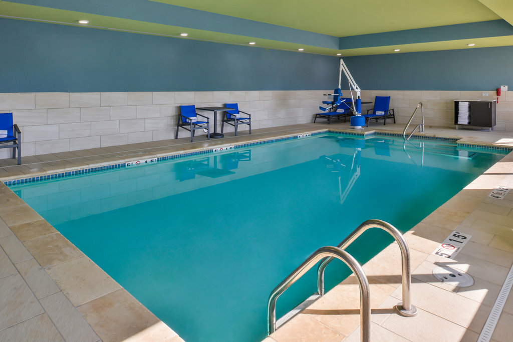 Фото Holiday Inn Express & Suites Kansas City - Lee's Summit, an Ihg Hotel