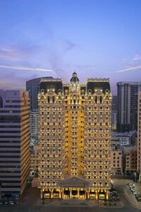 Гостиница Royal Rose Abu Dhabi, a Curio Collection by Hilton Affiliated Hotel
