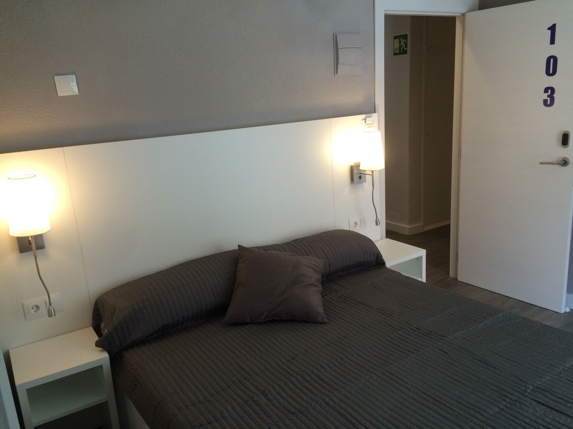 Фото Hostal Boutique Benidorm Blue Beach