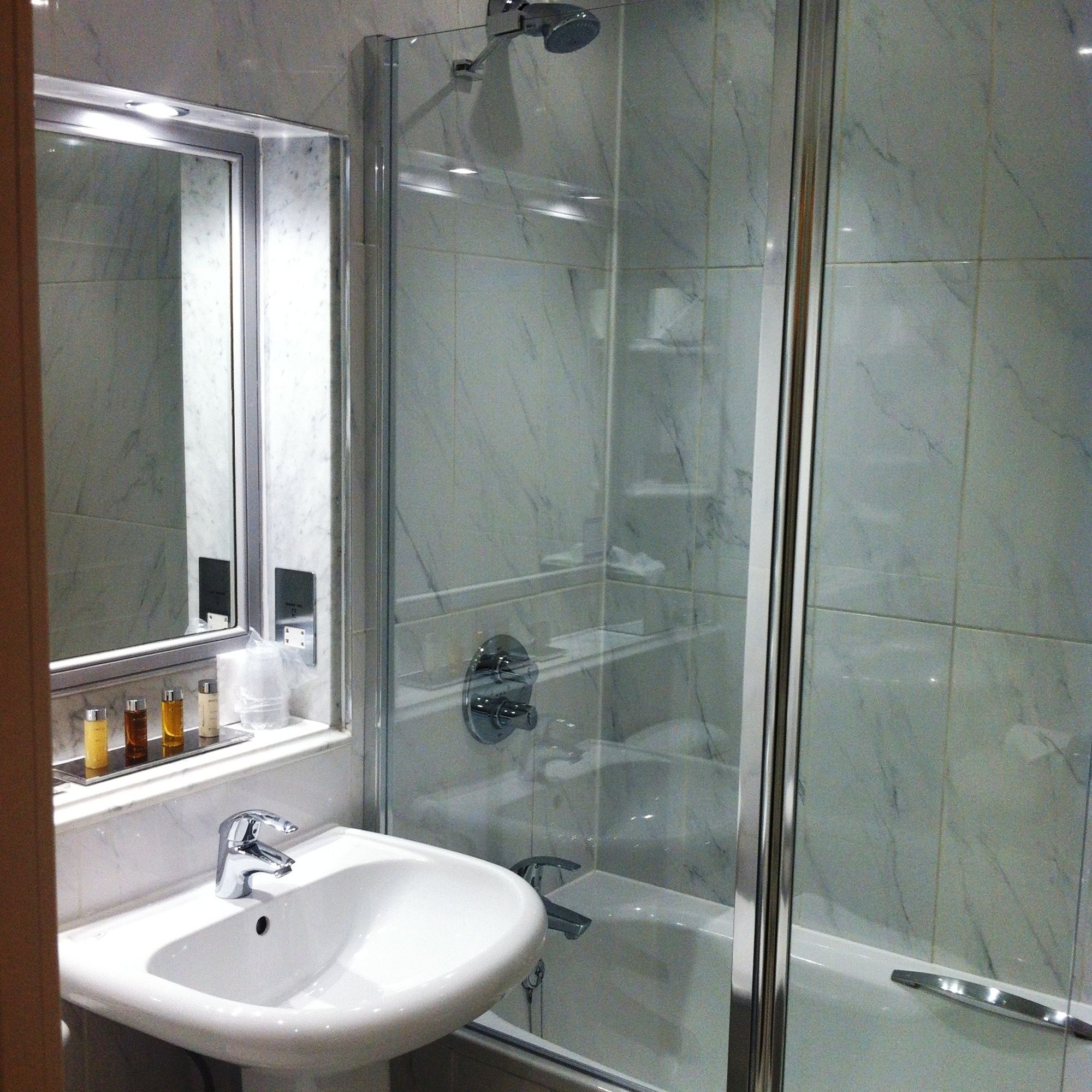 Фото Cotswold Lodge Hotel