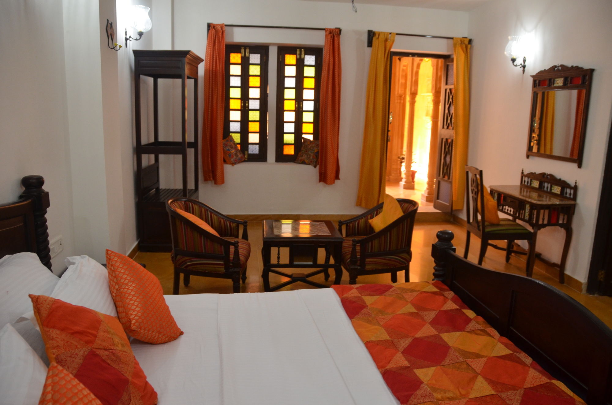 Фото The Golden House