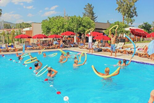Гостиница Monna Roza Garden Resort в Гейнюке