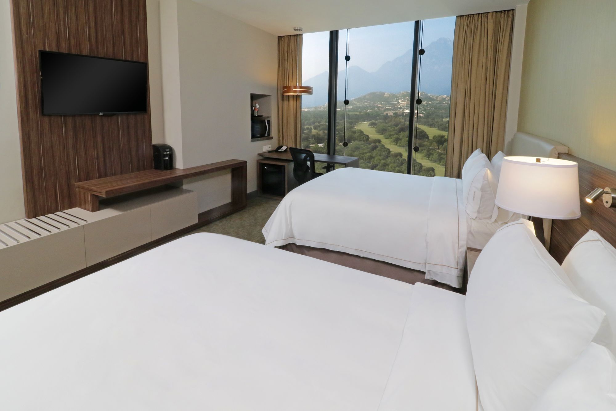 Фото Holiday Inn Express & Suites Monterrey Valle, an Ihg Hotel