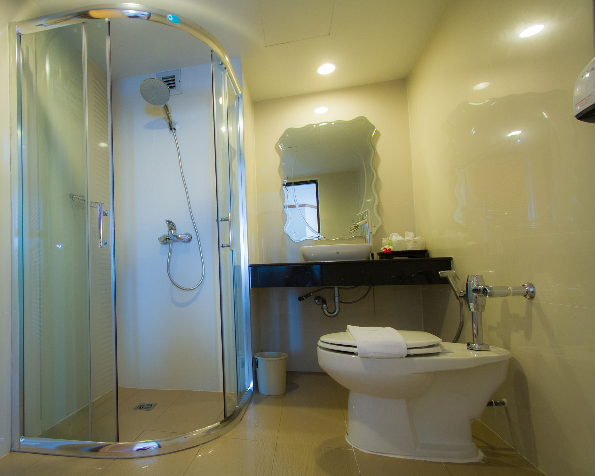 Фото Thong Tarin Hotel