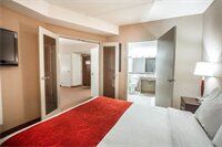 Фото Holiday Inn Express & Suites Buffalo Downtown - Medical Ctr, an Ihg Hotel