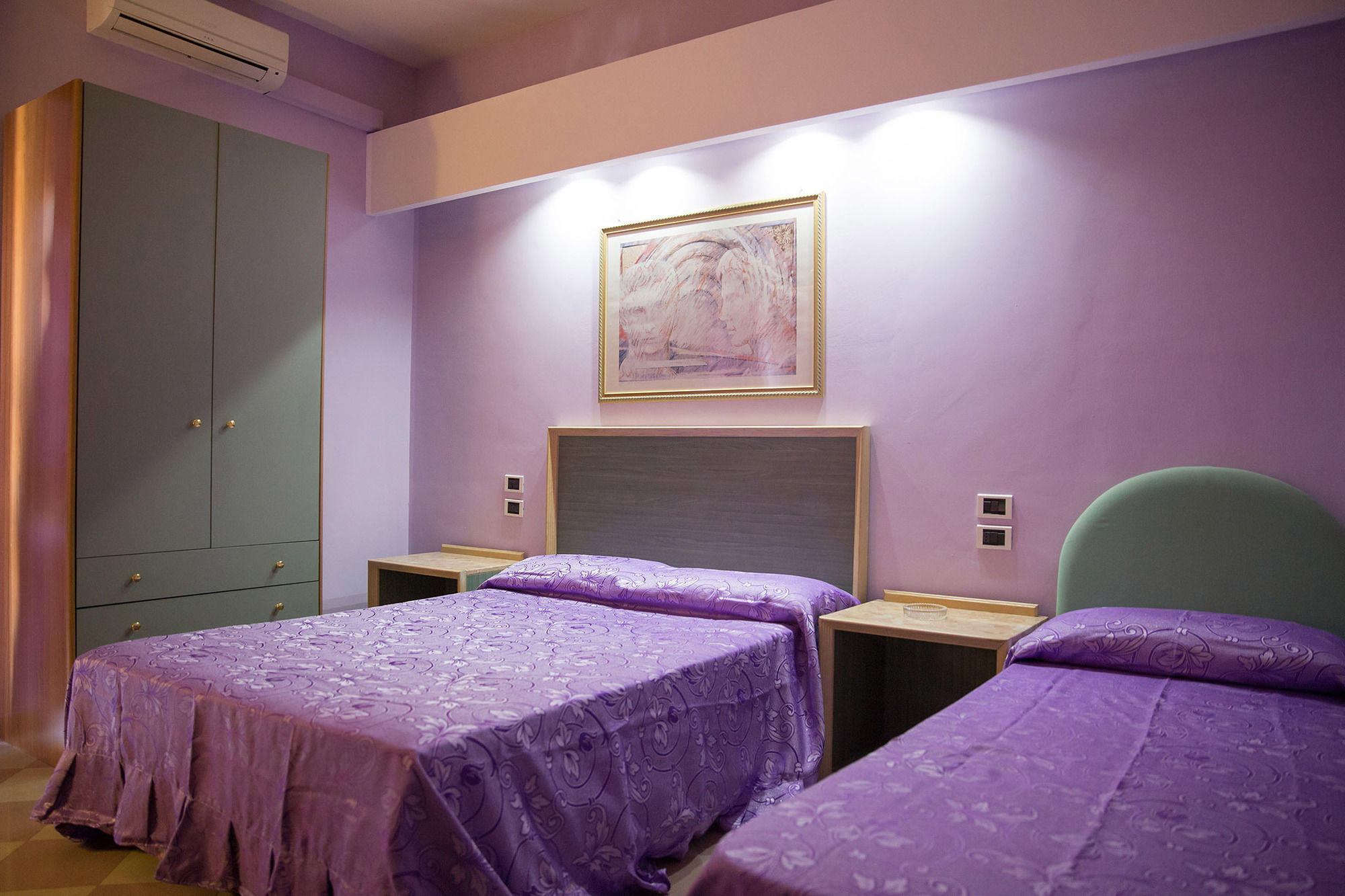 Фото Maximo Hotel