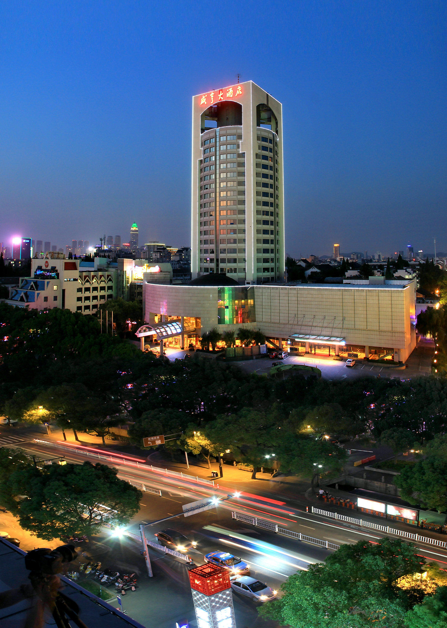 Фото отеля 1