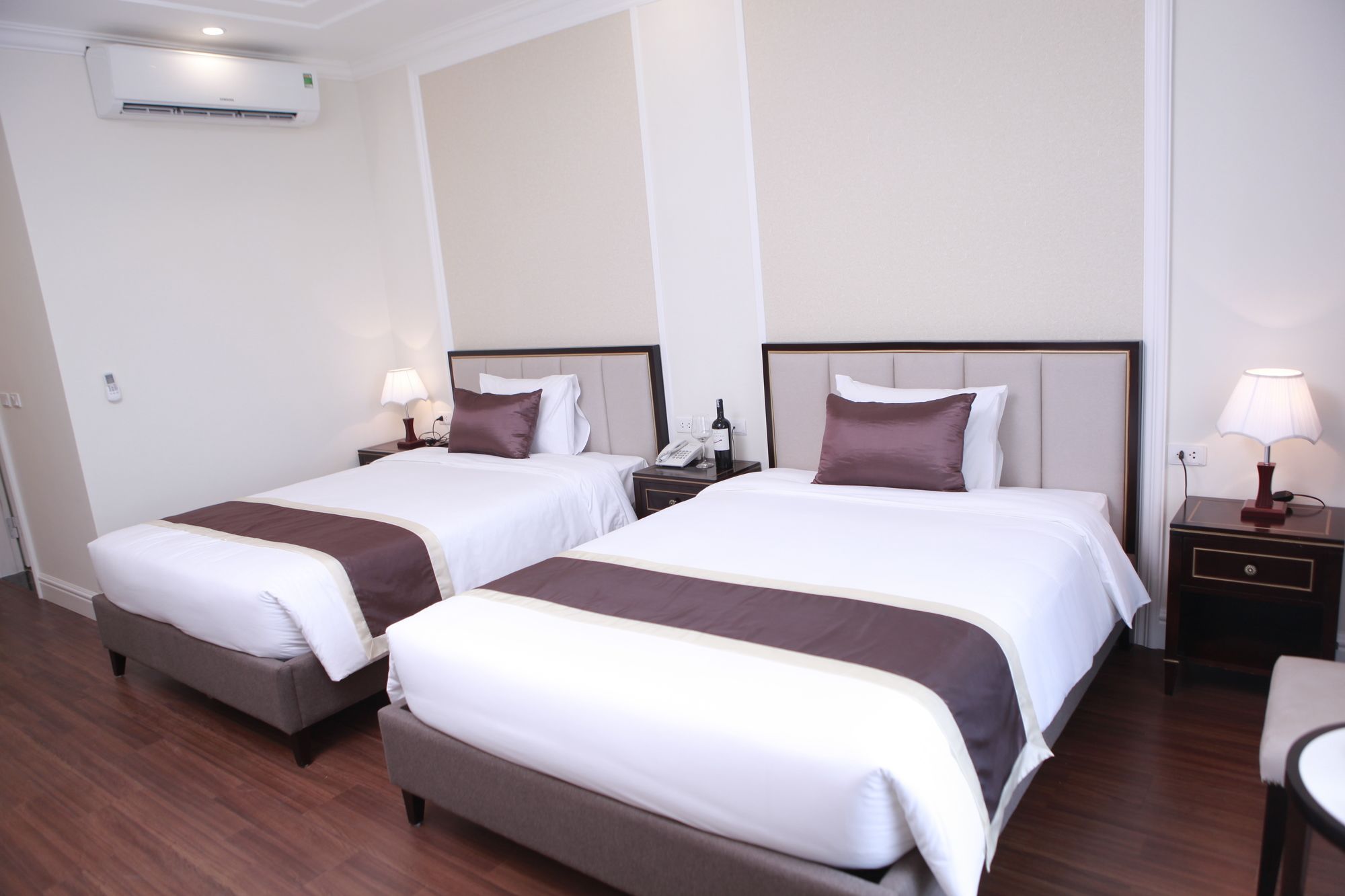 Фото Adonis Hotel