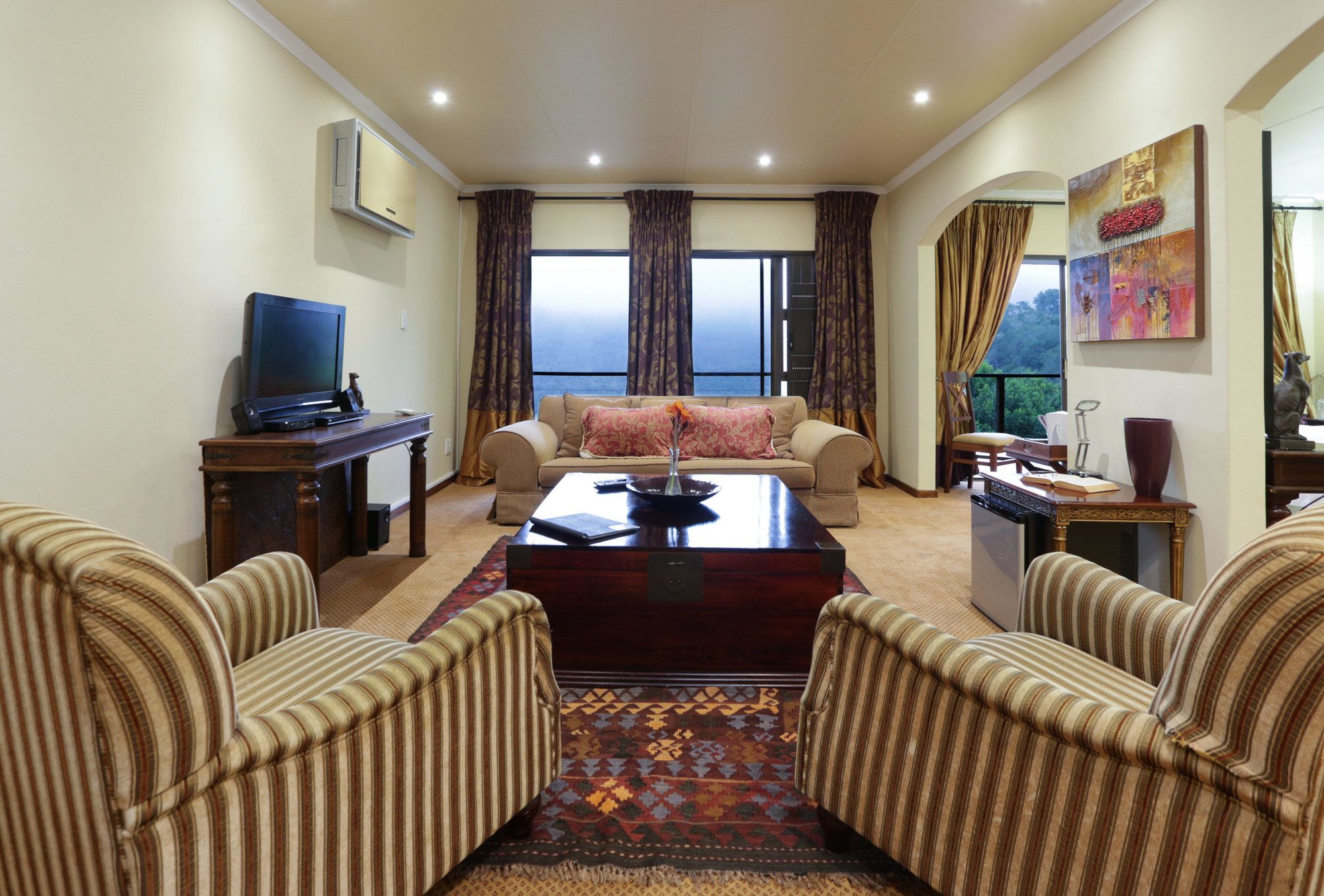 Фото Shangrila Manor - Adults Only