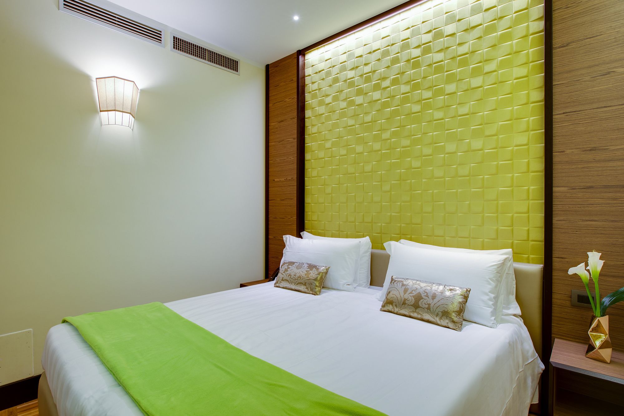 Фото Solo Experience Hotel