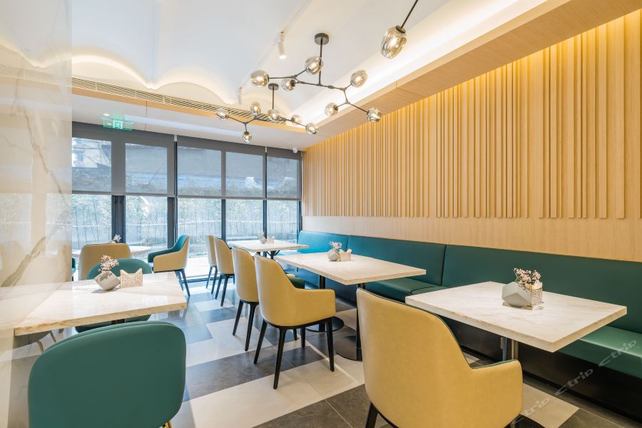 Фото Atour Hotel