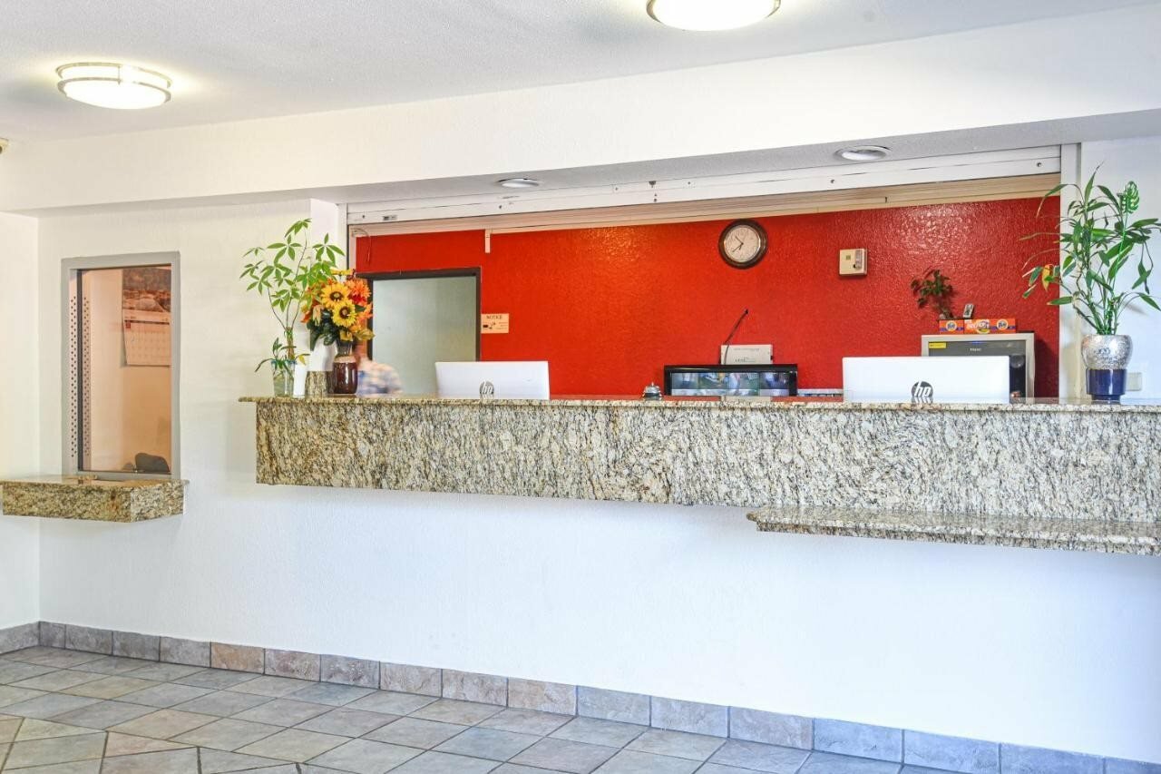 Фото Oyo Hotel Irving Dfw Airport South