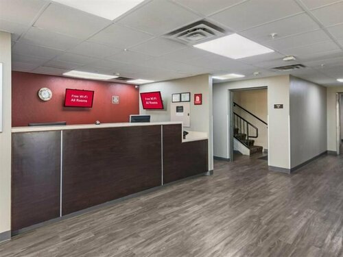 Гостиница Red Roof Inn & Suites Austin East - Manor