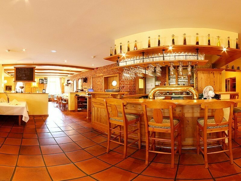 Фото Golden Tulip Luebecker Hof