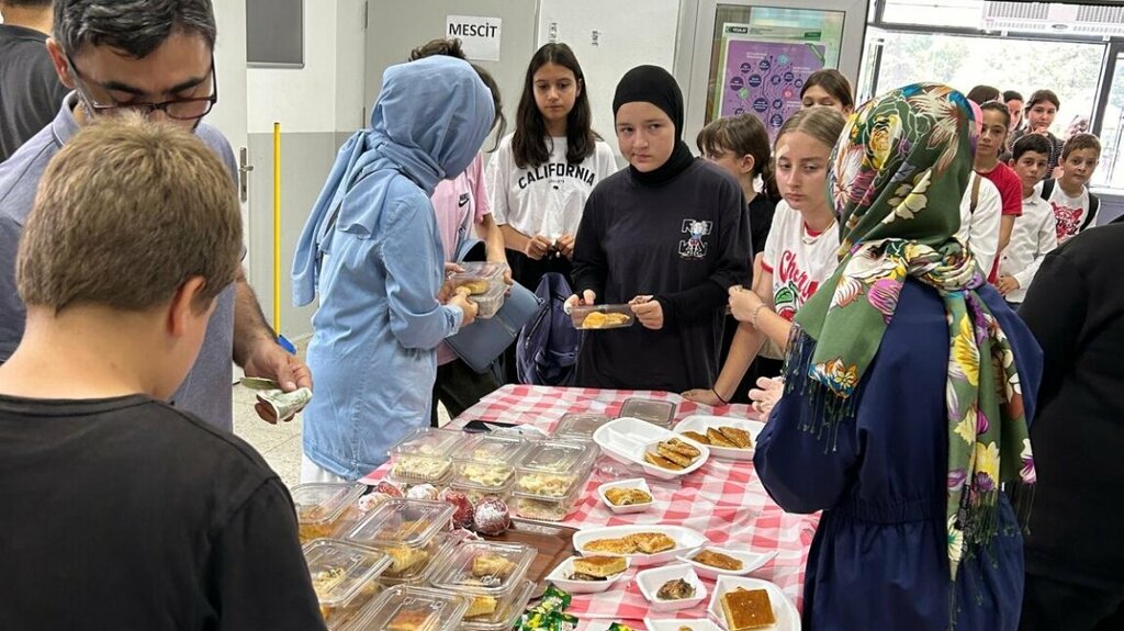 School Konuralp Middle School, Duzce, photo
