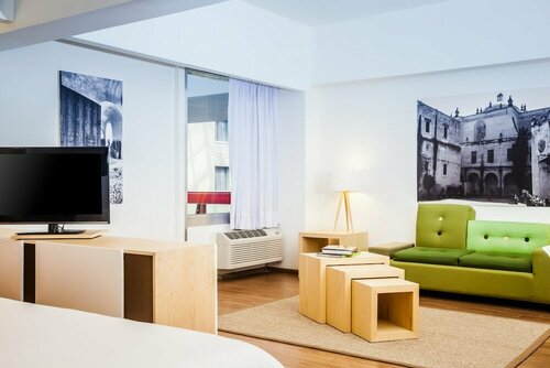 Гостиница Fiesta Inn Tlalnepantla