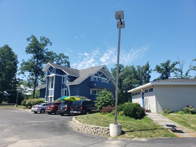 Фото Travelodge by Wyndham Traverse City Mi