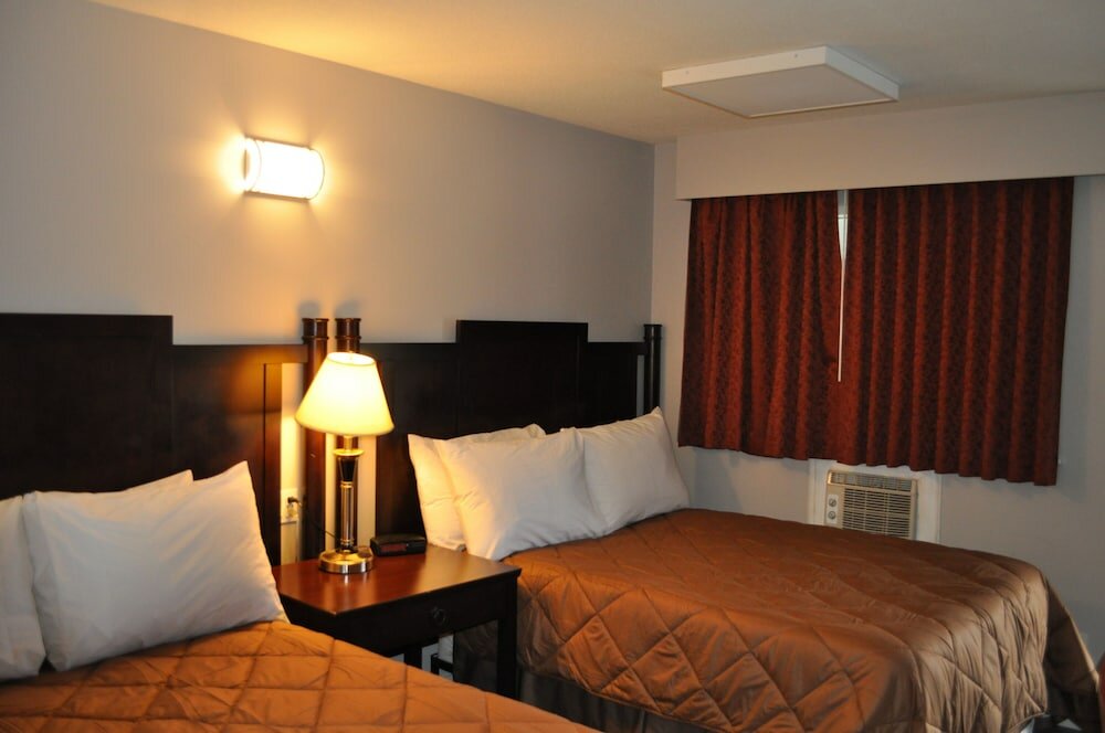 Фото Travelodge by Wyndham Langley City