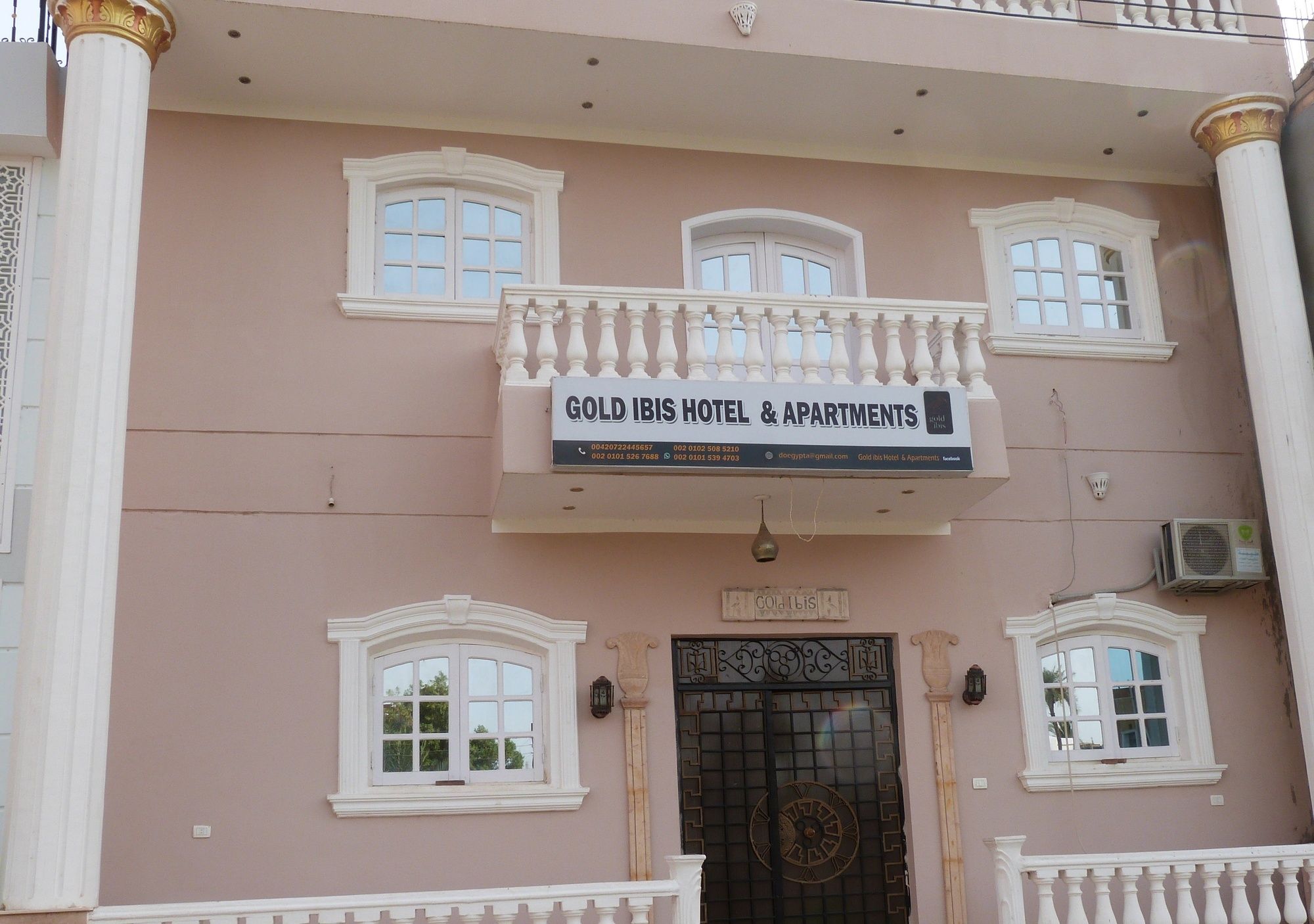 Фото отеля 2