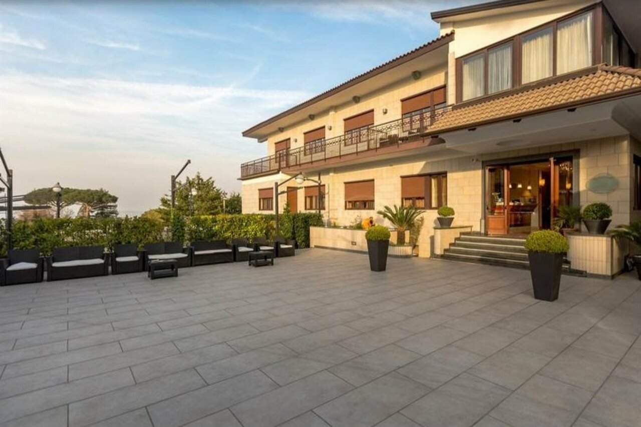 Фото Ranch Palace Hotel