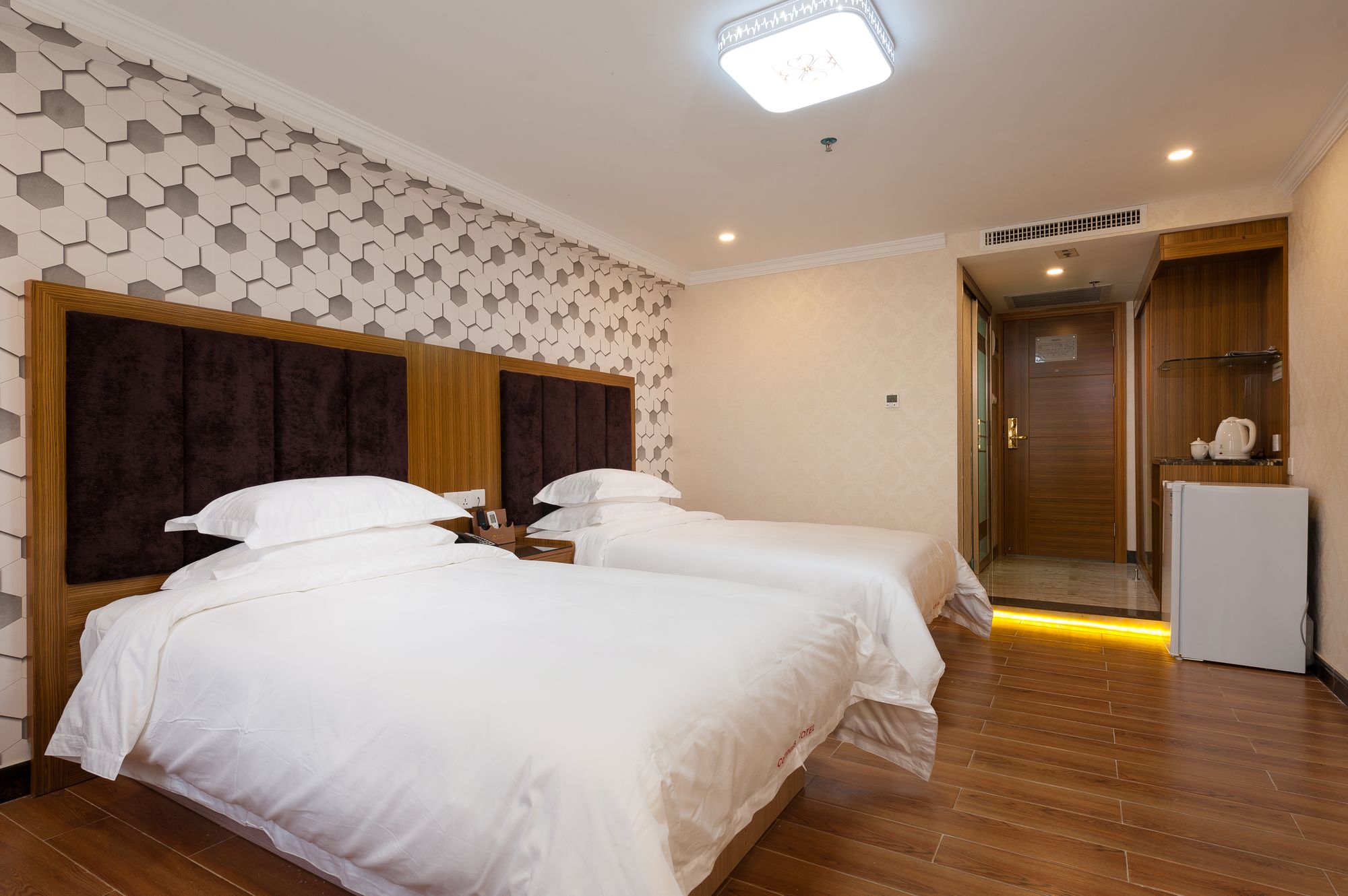 Фото Guangzhou Compass Hotel