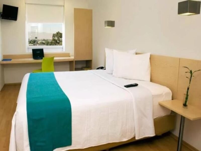 Фото One San Luis Potosi Glorieta Juarez