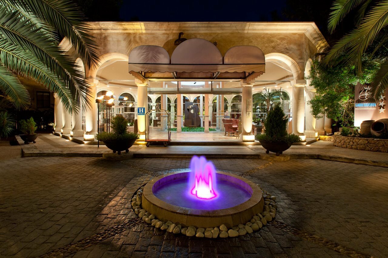 Фото отеля 2