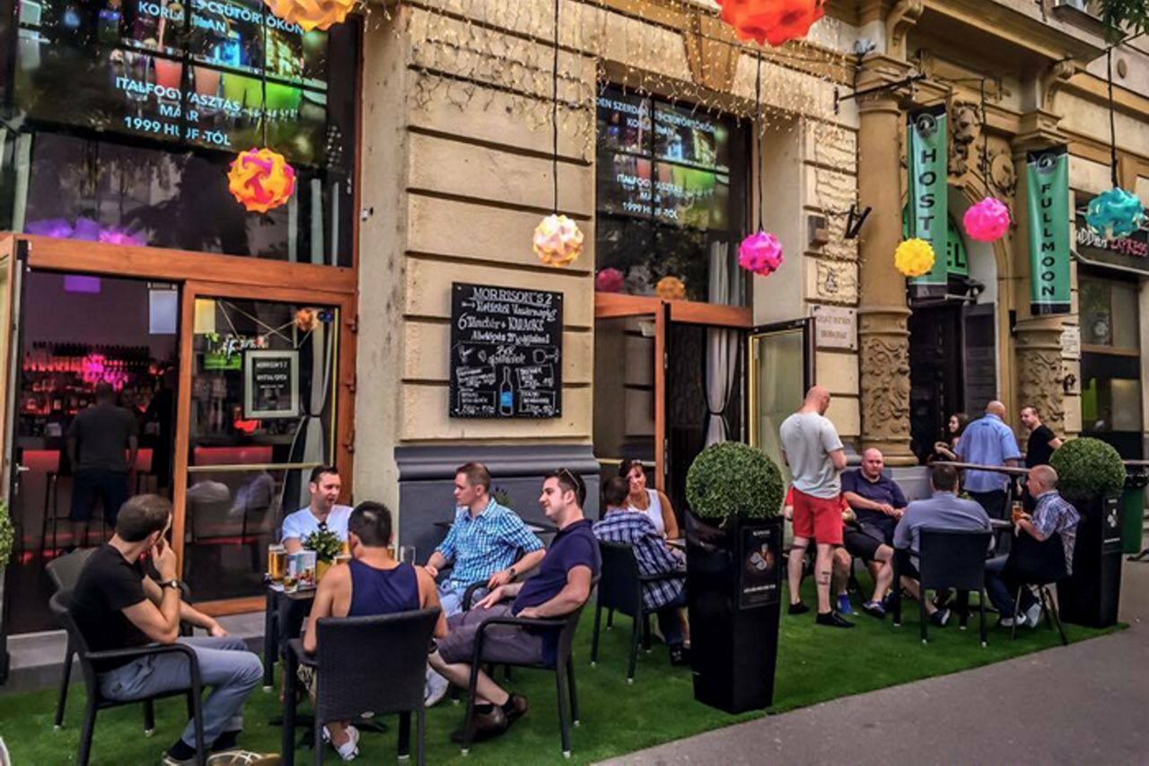 Фото Full Moon Budapest