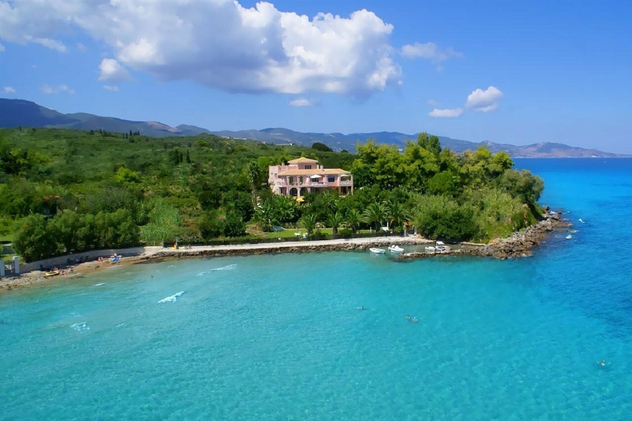 Фото отеля 2