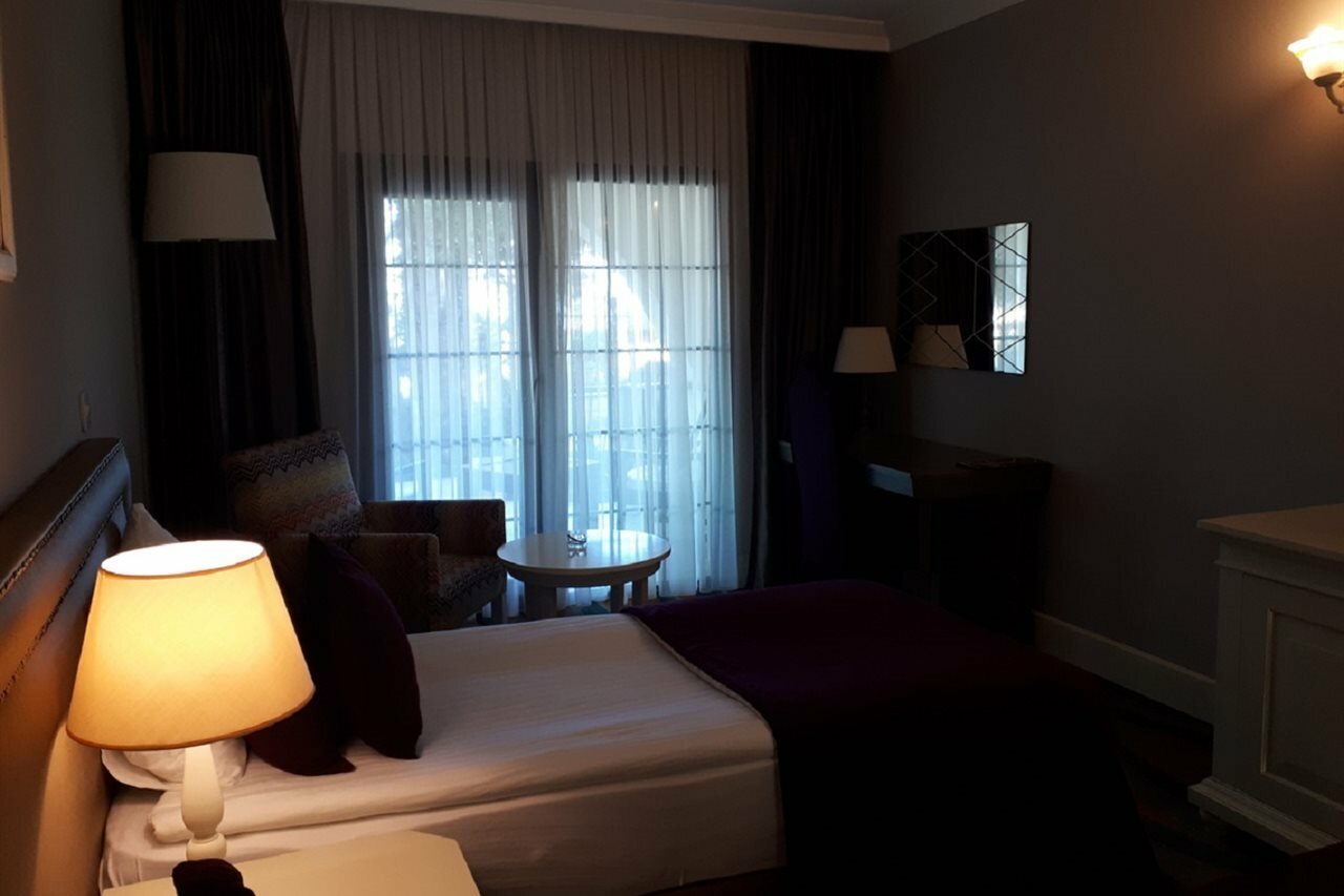 Фото Bellapais Monastery Village